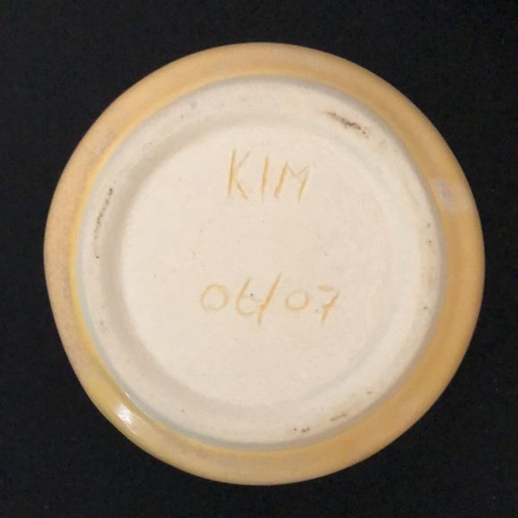 Handmade ceramic mini bud vase - Picture 4 of 5